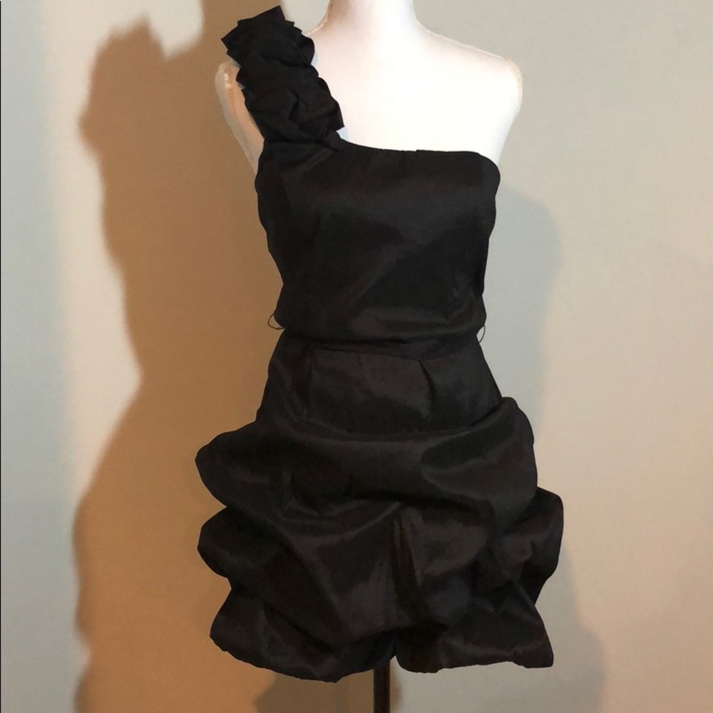 💞Gathered one strap flirty ruffle dress